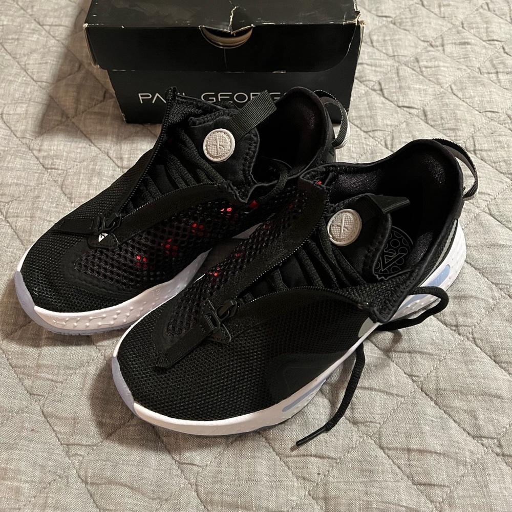 Brand New Nike PG 4 Basketball Shoes